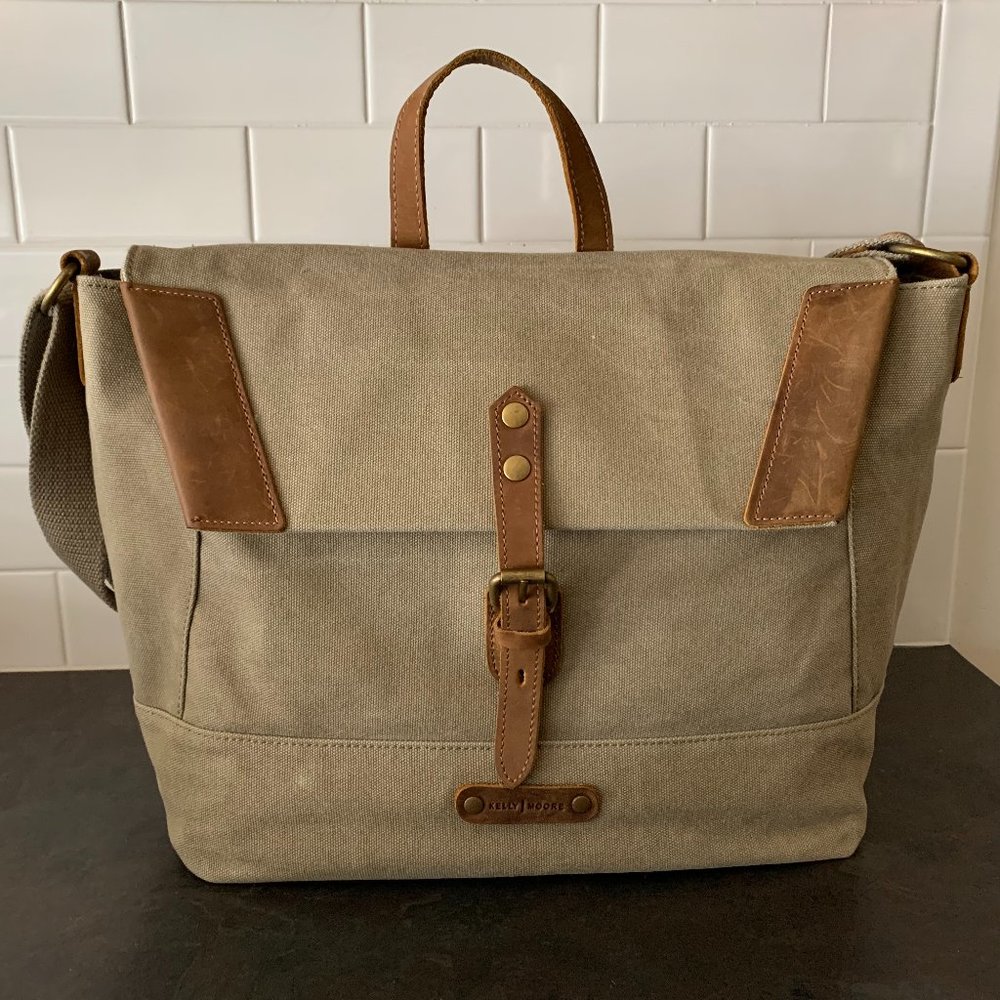 Kelly Moore Pioneer Camera Bag